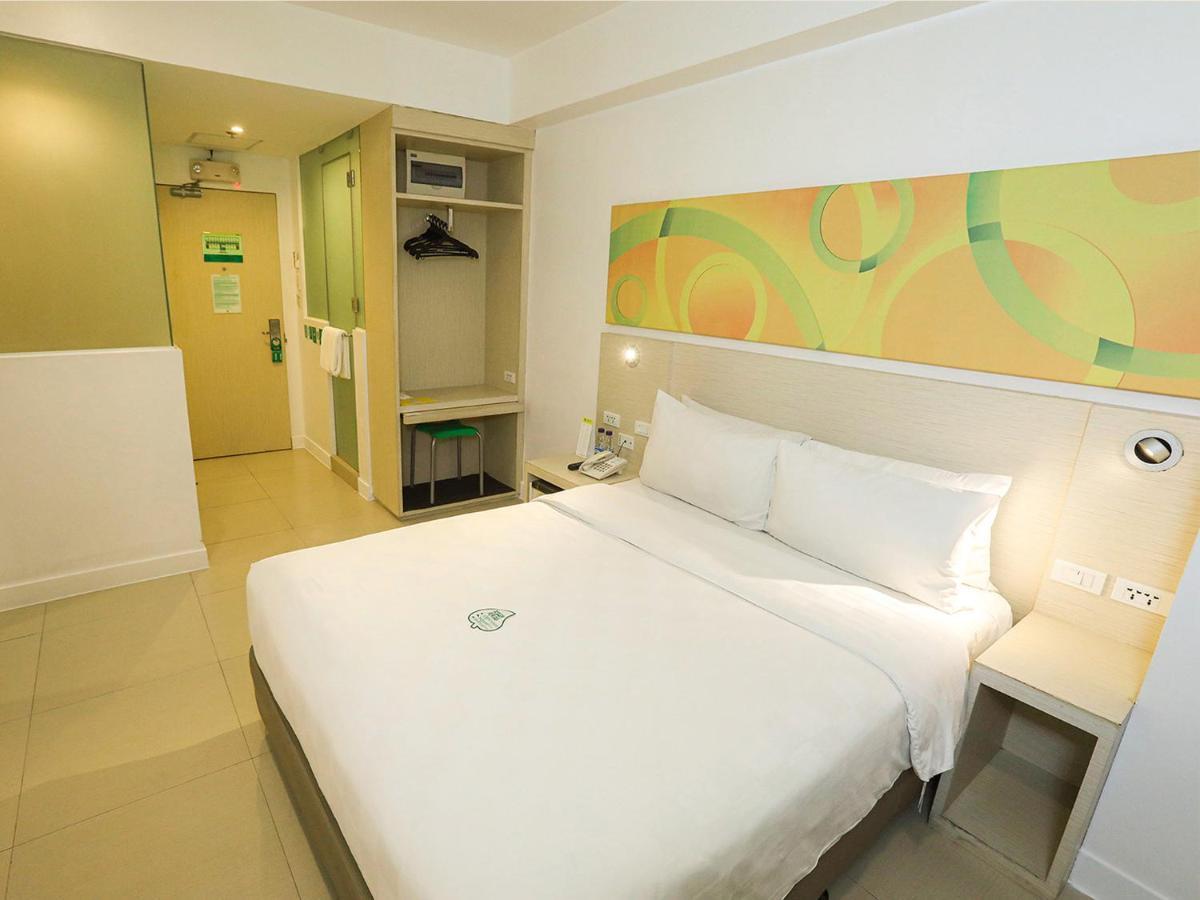 Go Hotels Manila Airport Road Paranaque City Dış mekan fotoğraf