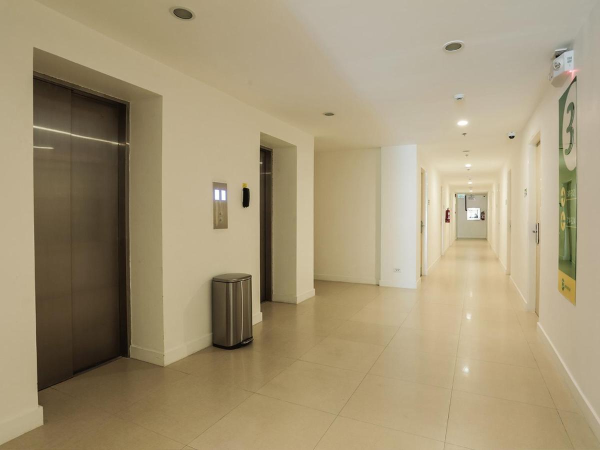 Go Hotels Manila Airport Road Paranaque City Dış mekan fotoğraf