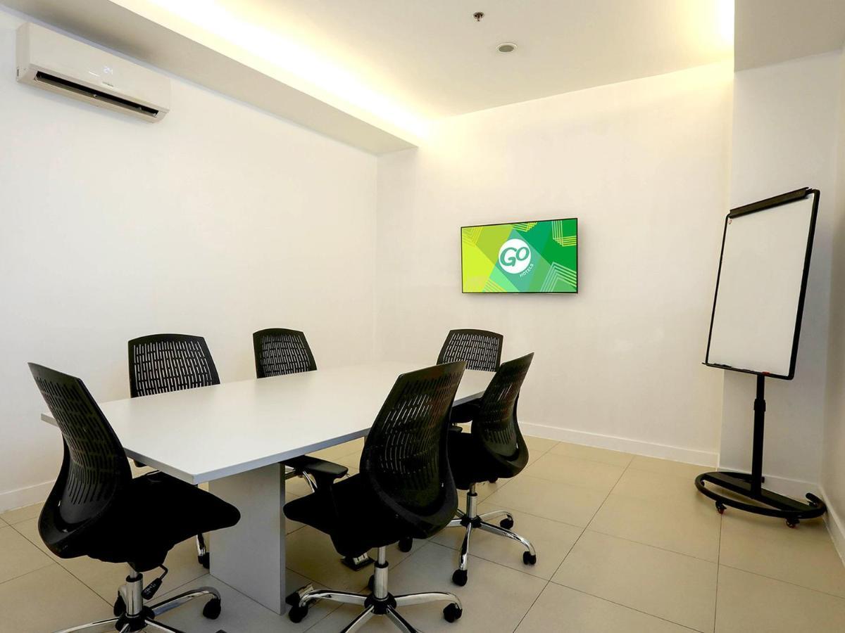 Go Hotels Manila Airport Road Paranaque City Dış mekan fotoğraf