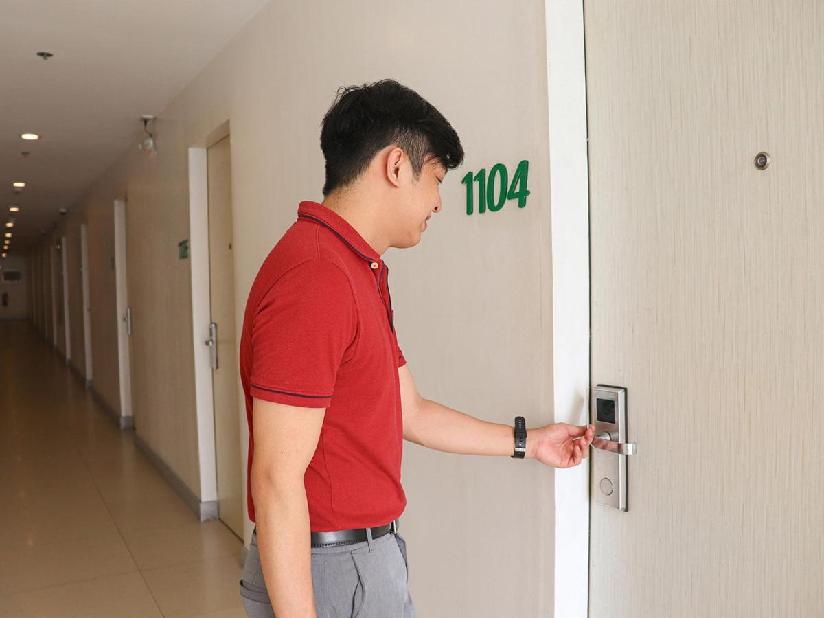 Go Hotels Manila Airport Road Paranaque City Dış mekan fotoğraf