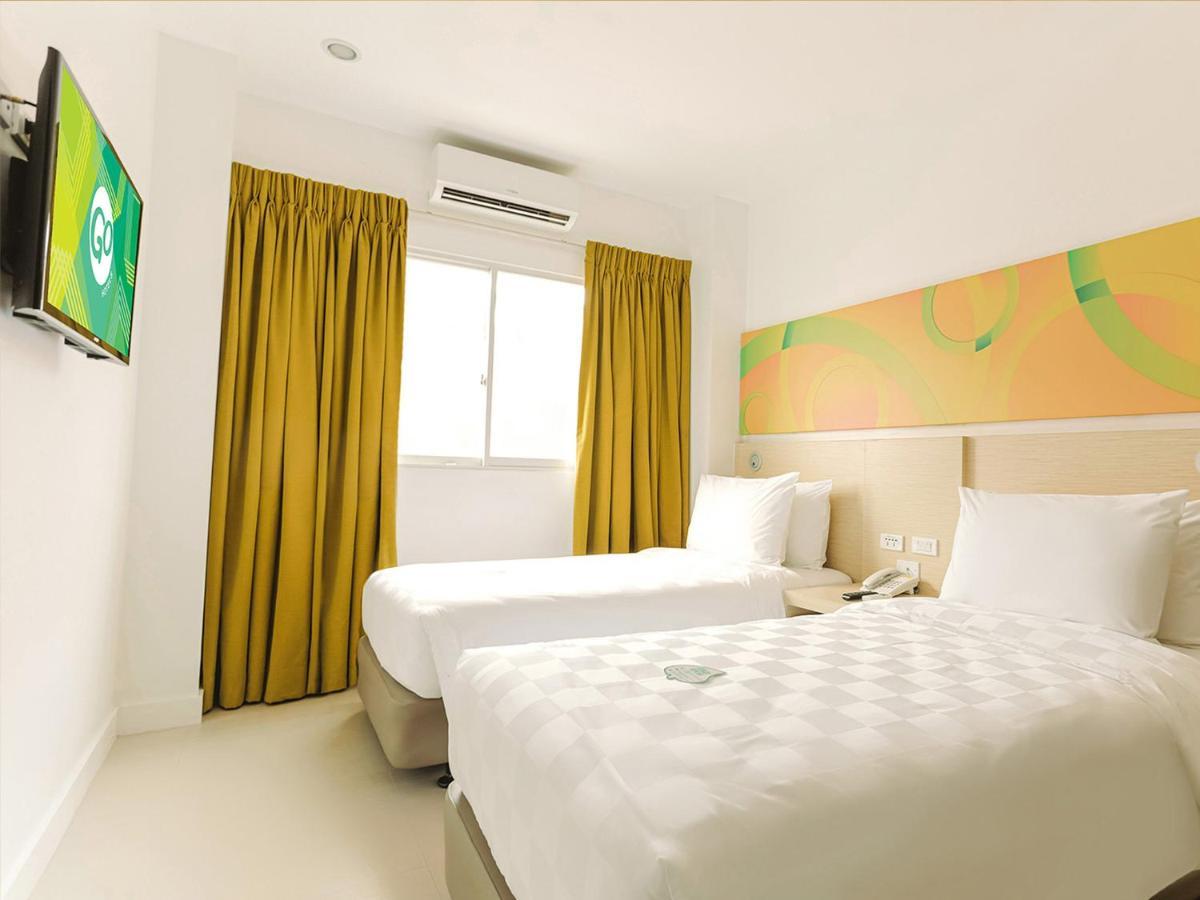Go Hotels Manila Airport Road Paranaque City Dış mekan fotoğraf