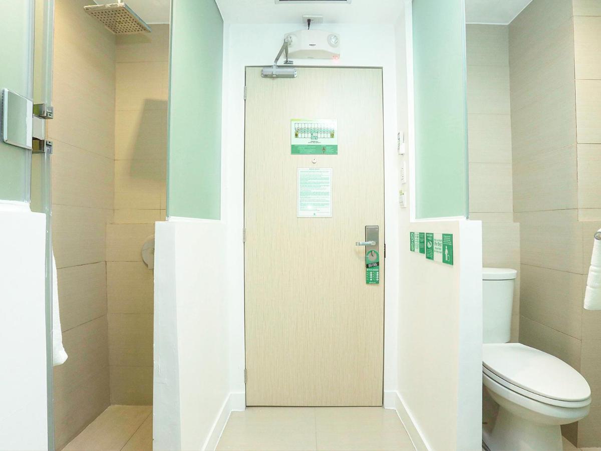 Go Hotels Manila Airport Road Paranaque City Dış mekan fotoğraf