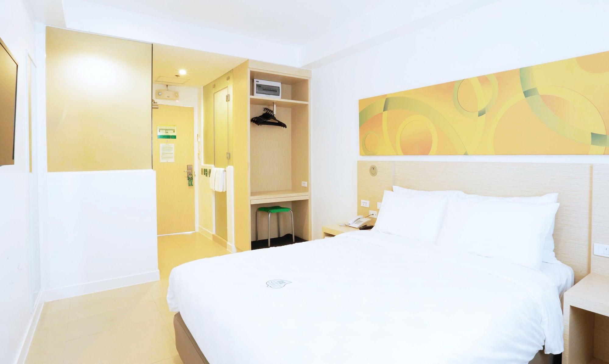 Go Hotels Manila Airport Road Paranaque City Dış mekan fotoğraf