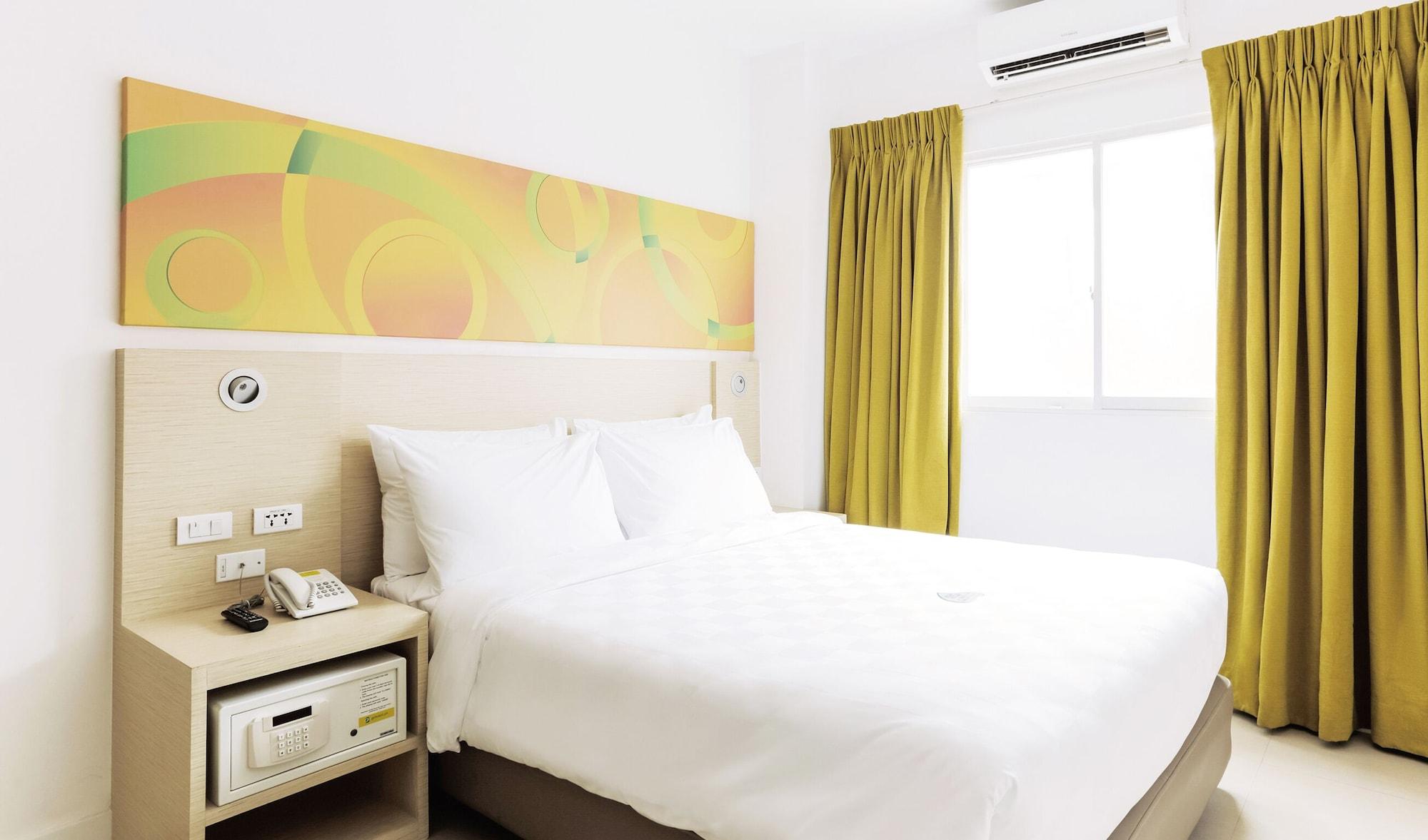 Go Hotels Manila Airport Road Paranaque City Dış mekan fotoğraf