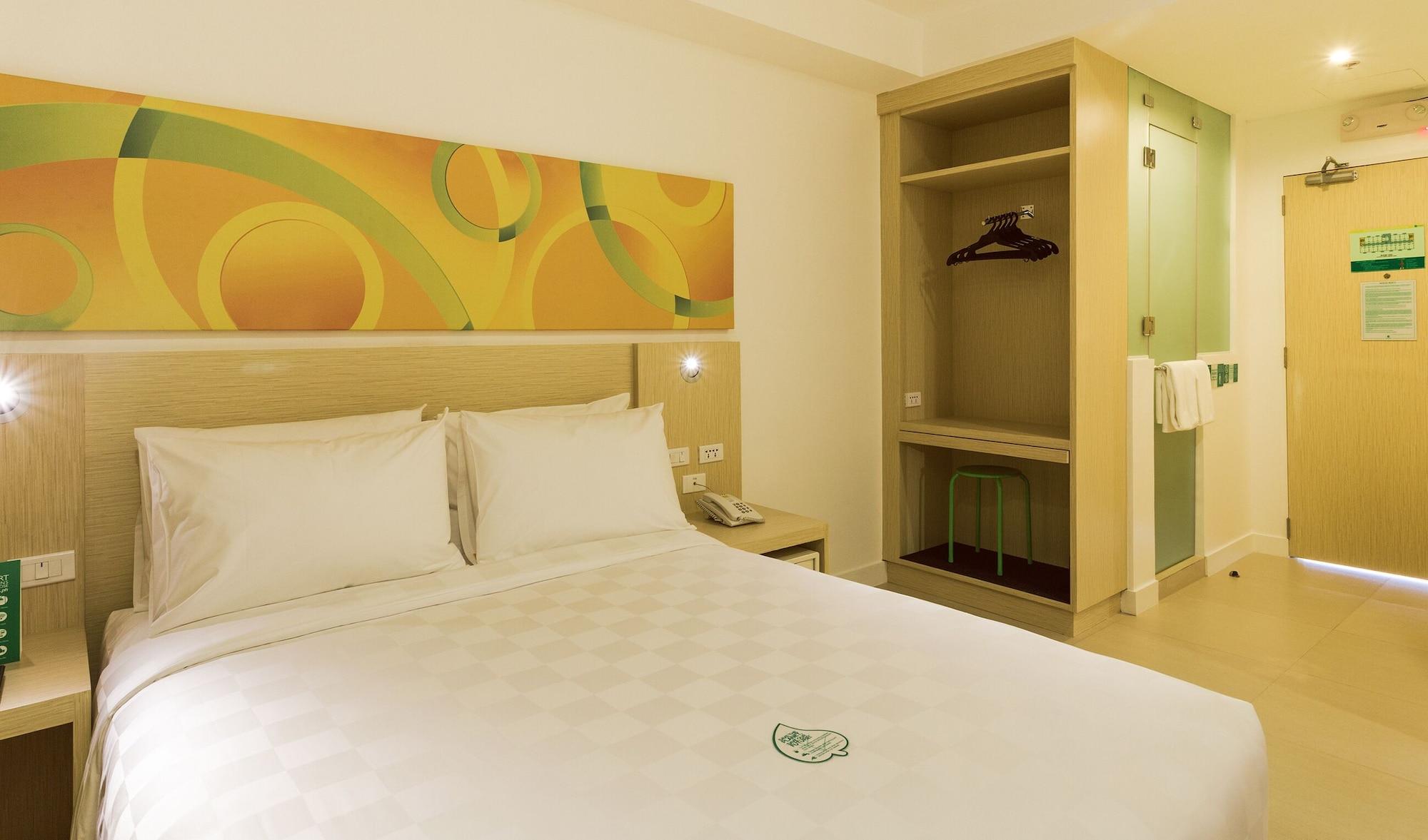 Go Hotels Manila Airport Road Paranaque City Dış mekan fotoğraf