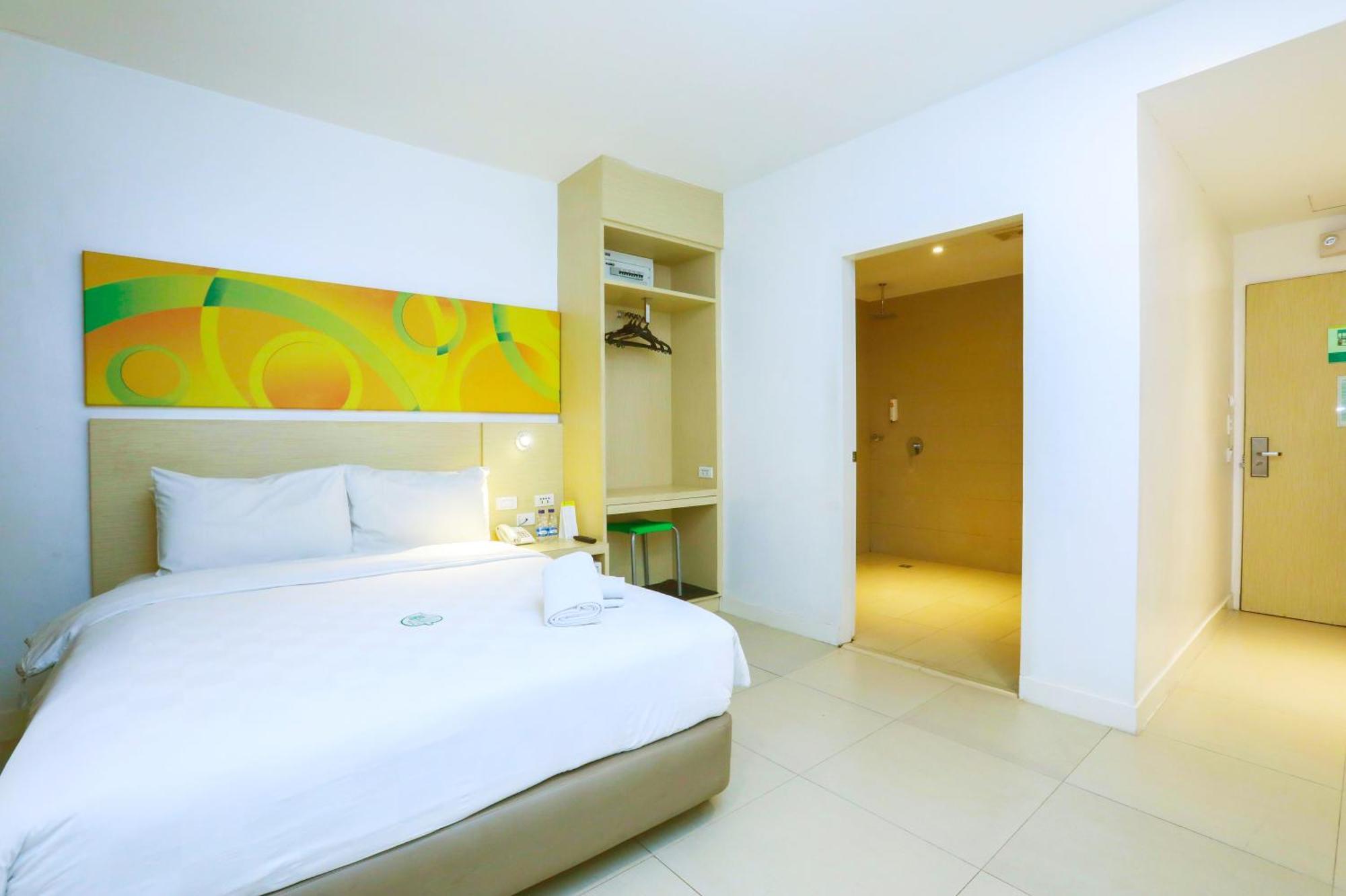 Go Hotels Manila Airport Road Paranaque City Dış mekan fotoğraf