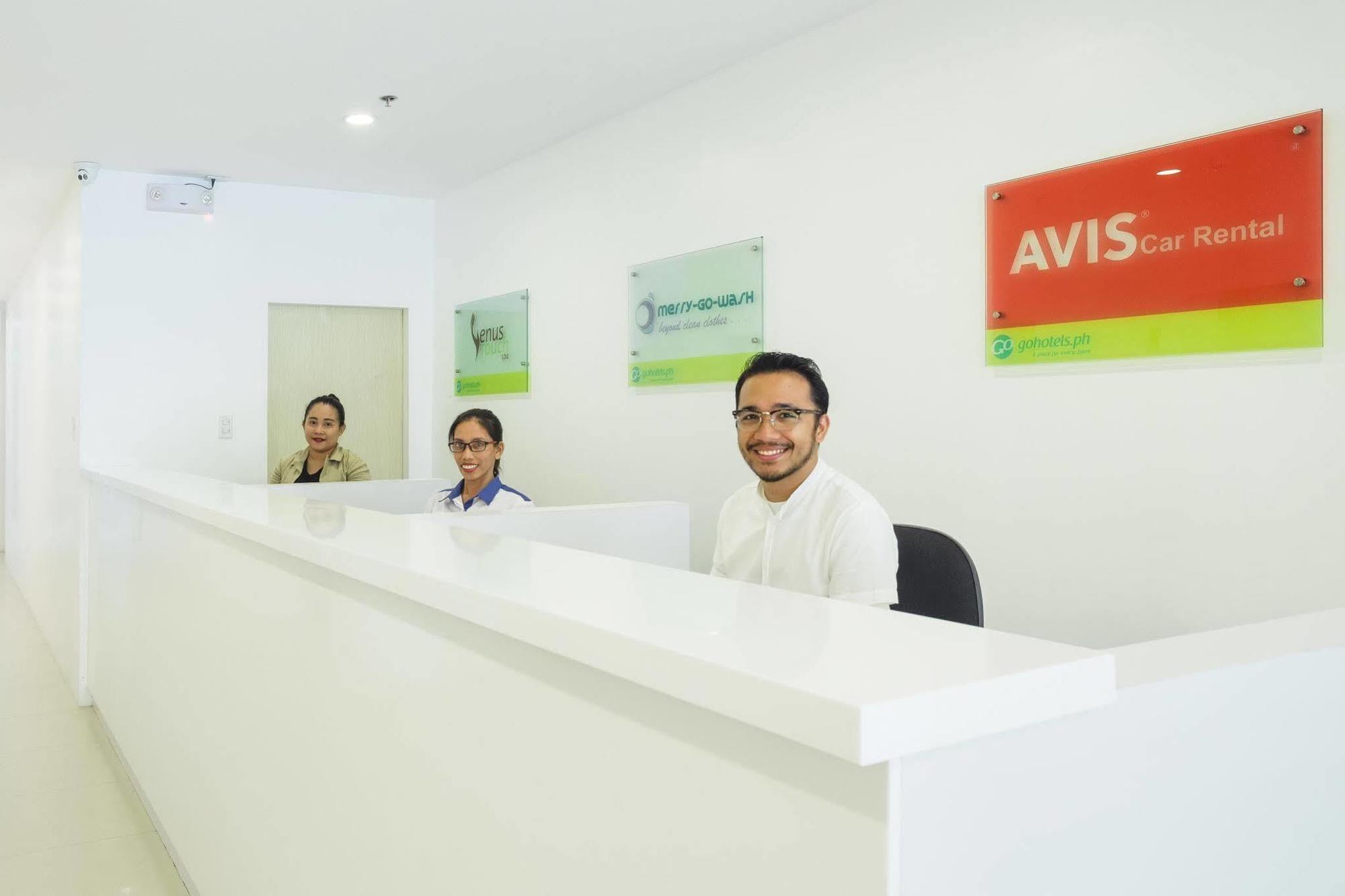 Go Hotels Manila Airport Road Paranaque City Dış mekan fotoğraf